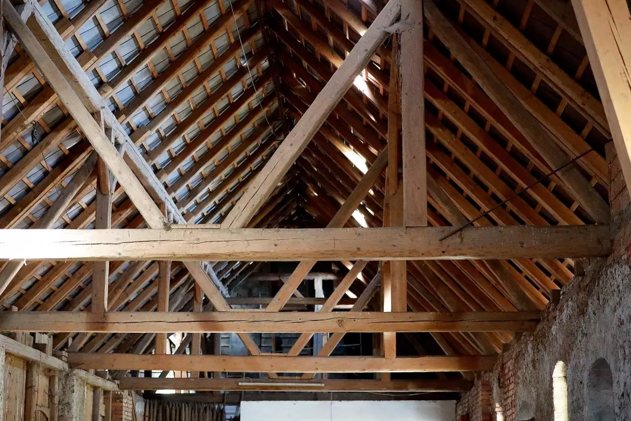 WOOD RESTORATION BLAST CLEANING