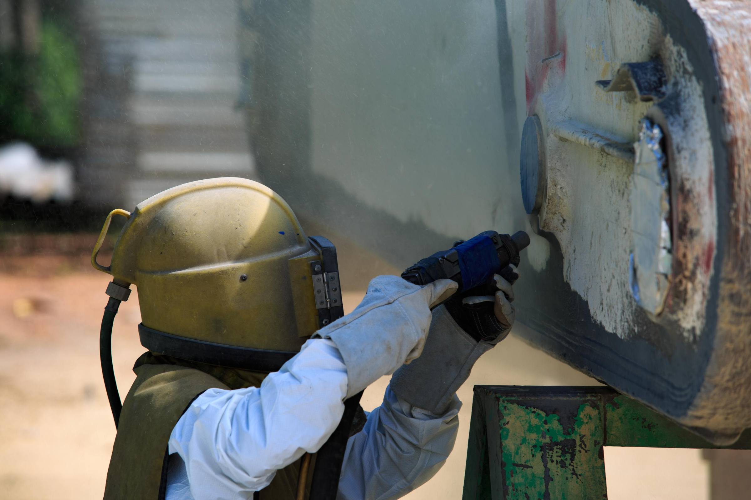 What Is Dustless Blasting? Find Out About Blast Cleaning